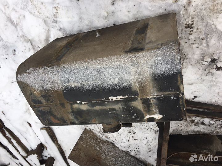 Топливный бак на 200 литров с креплением