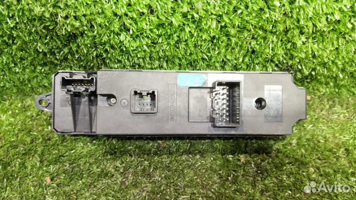 Блок управления стеклоподъемниками CX-7 (06-12) на