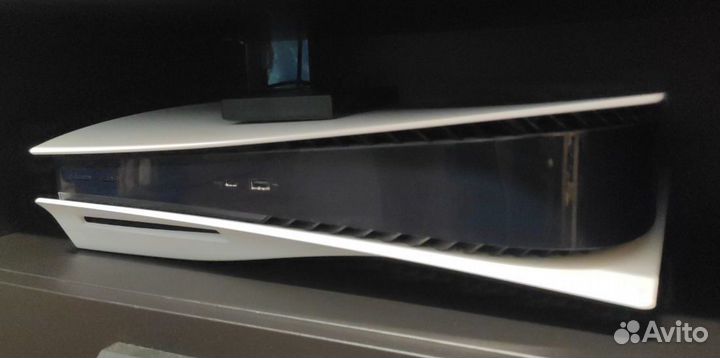 PlayStation 5 с приводом + док для гейпадов и игры