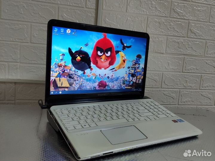Отличный ноутбук Sony Vaio на core i3