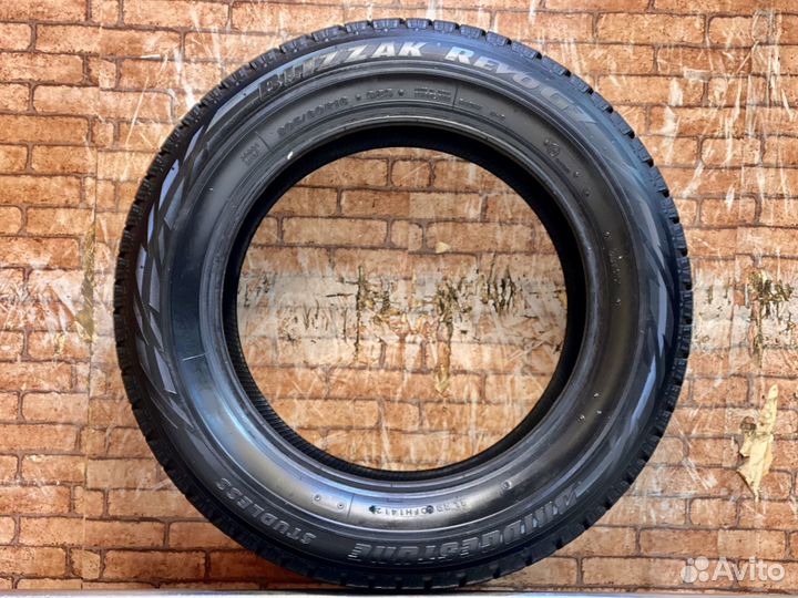 Bridgestone Blizzak Revo GZ 205/60 R16