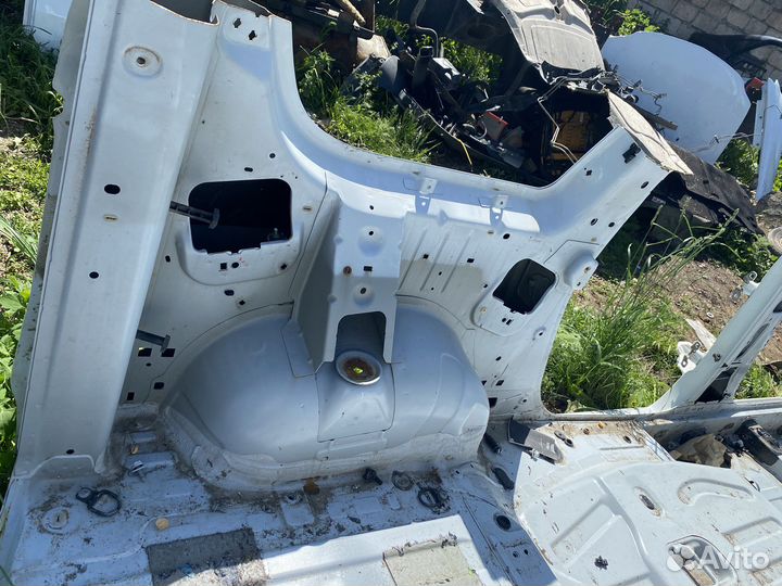 Заднее левое крыло LADA Largus