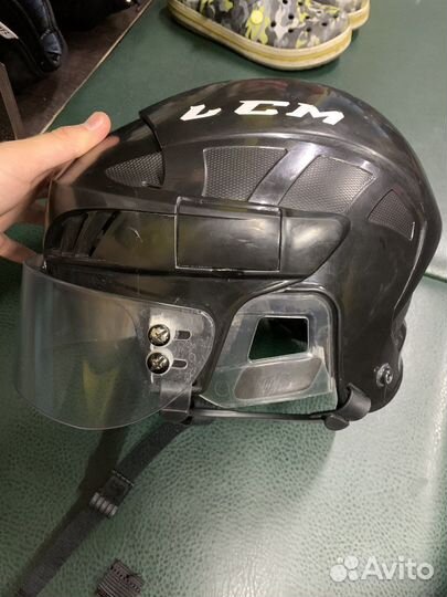 Хоккейный шлем