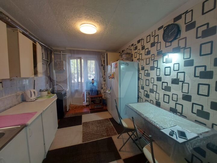 3-к. квартира, 65 м², 1/3 эт.