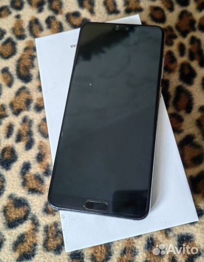 Смартфон Huawei P20 PRO