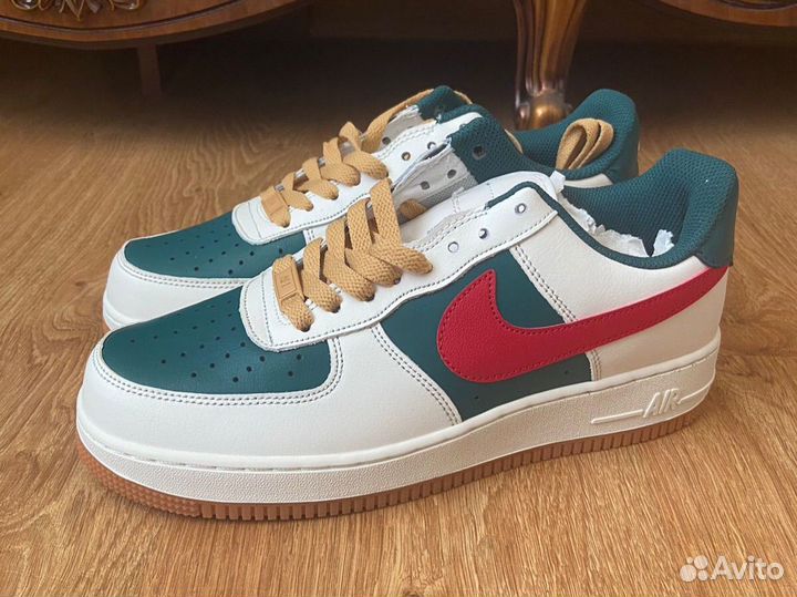 Кроссовки Nike