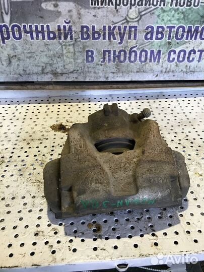 Суппорт тормозной передний левый Renault Megane