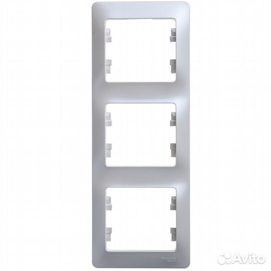 Рамка Schneider Electric Glossa 3 поста вертикальн