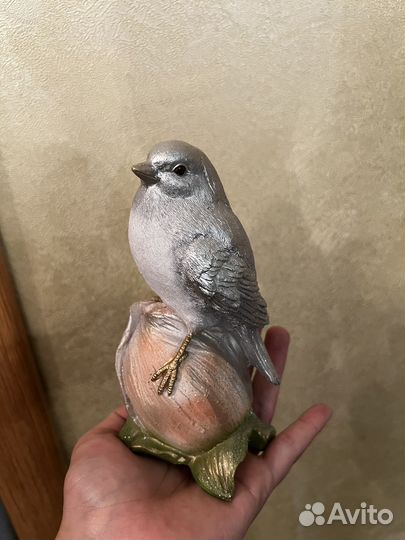 Статуэтка птицы