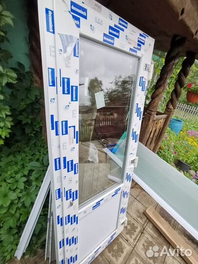 Дверь пластиковая балконная