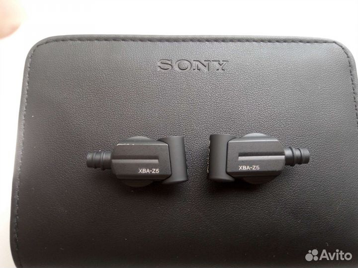 Наушники Sony XBA-Z5
