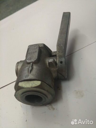 Продам кран разобщительный (пао пааз)