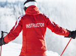 Инструктор по горным лыжам и сноуборду
