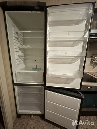Холодильник бу Electrolux