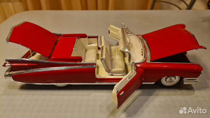 Коллекционная модель 1/18