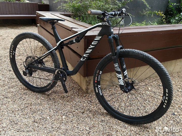 Карбоновый байк Canyon Lux CF SL 7 29er