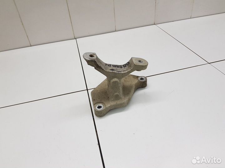 Кронштейн рулевой рейки левый (Haval F7)