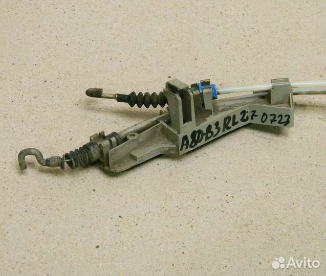 Трос замка задней левой двери Audi 80 B3