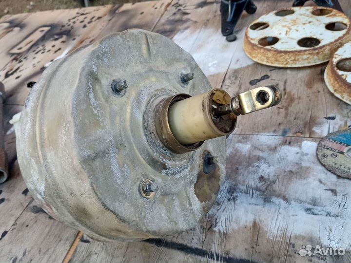 Тормозной вакуум с цилиндр в сборе на УАЗ хантер