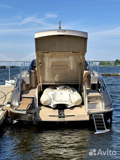 Моторная яхта Riva Rivale 52