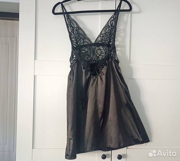 Ночная сорочка на бретелях с кружевом атласная S