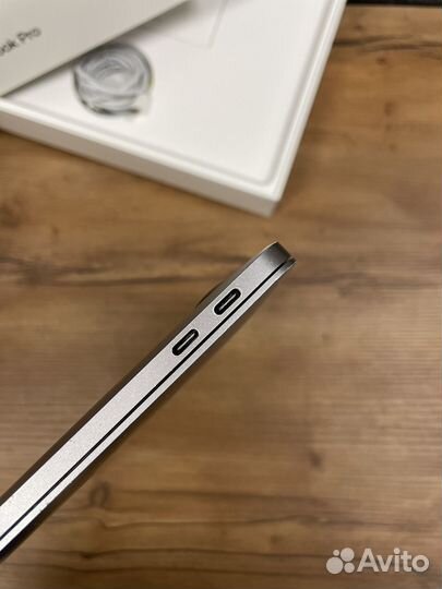 MacBook pro 13 2017 i5/8/128gb