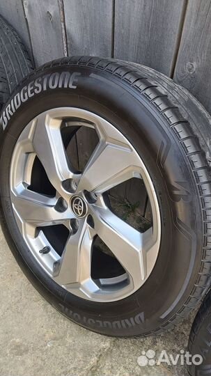 Колёса оригинал летние в сборе для toyota RAV4 R18