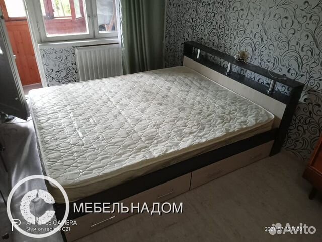 Кровать двухспальная с матрасом