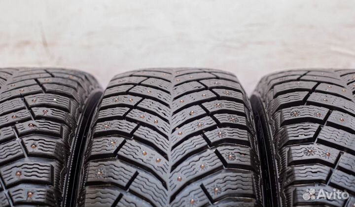 Michelin X-Ice North 4 215/65 R16 102T