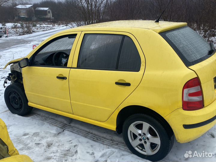 Дверь skoda fabia