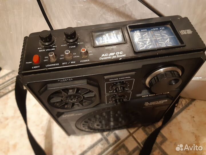 Радиоприемник импортный sanyo Sony