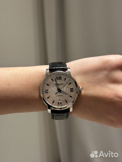 Наручные часы Pequignet Moorea