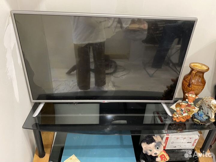 Полка стеклянная,черная матовая