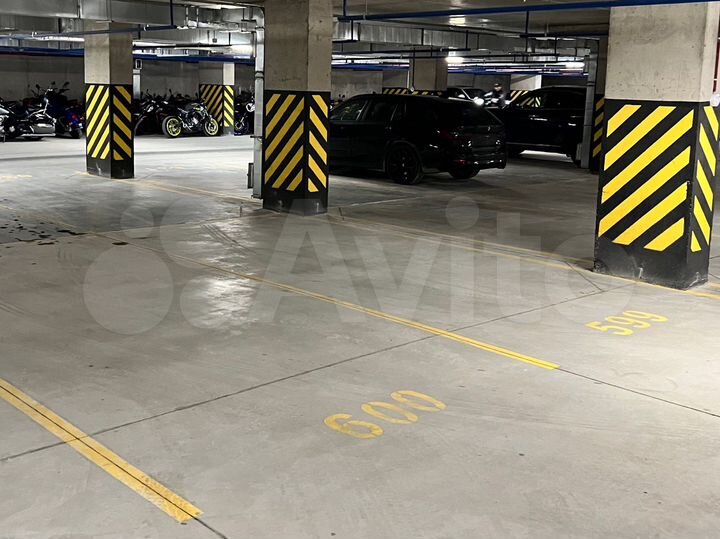 Машиноместо, 13 м²