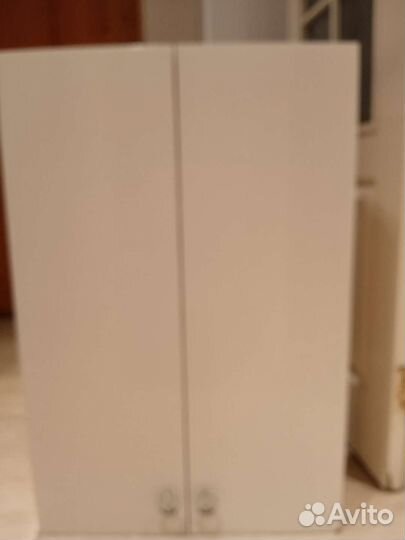 Кухонный навесной шкаф