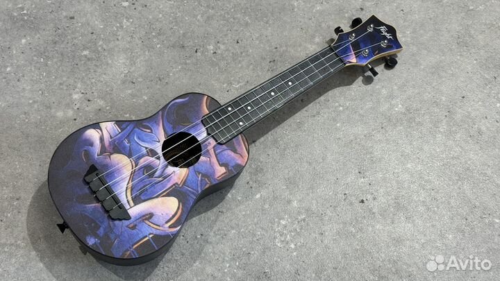 Укулеле с рисунком