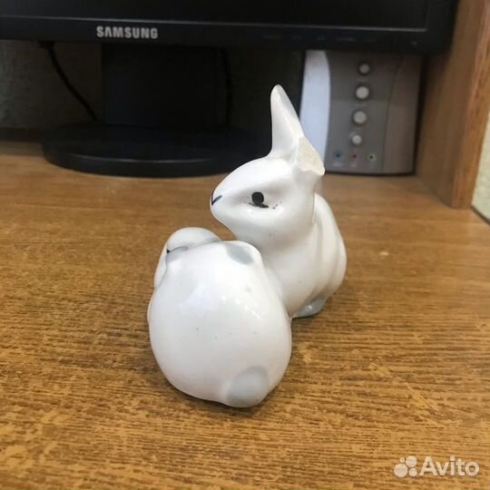 Фарфоровая статуэтка 