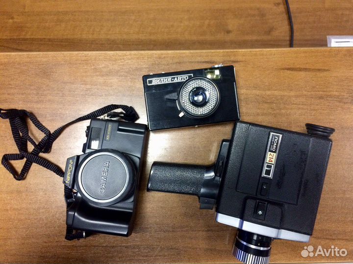 Старые фотоаппараты и камера