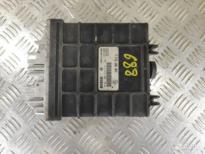 Блок управления двигателем Volkswagen Golf 3