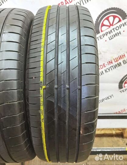 Goodyear EfficientGrip Performance 215/60 R17 96H