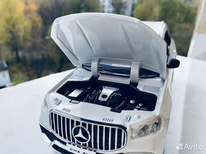Модель металлической машинки Mercedes GLS