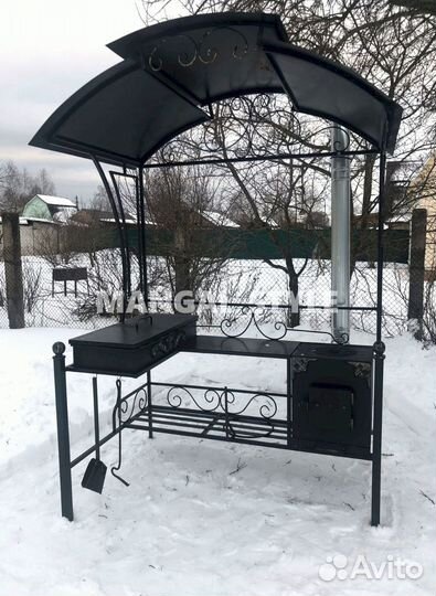 Мангал с крышей