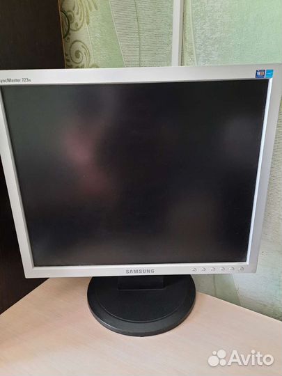 Монитор Samsung syncmaster 723n