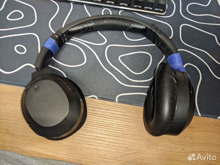 Беспроводные наушники Edifier (1 шт.) и Panasonic