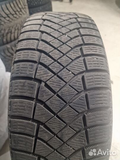 Pirelli Ice Zero 215/65 R17