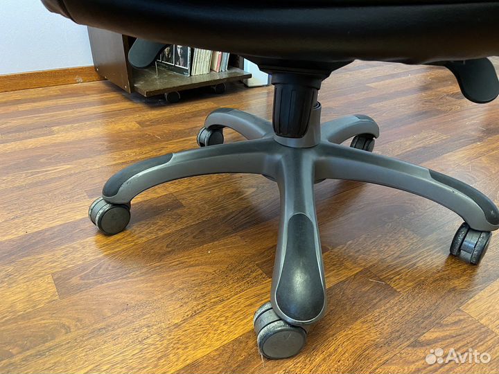 Компьютерное кресло руководителя бу