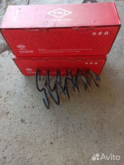 Передние амортизаторы с пружинами