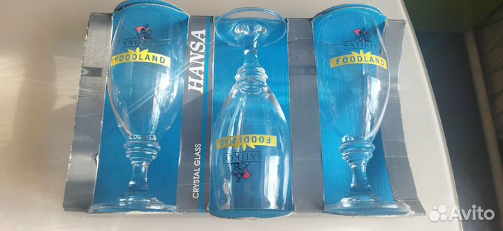 Стеклянные бокалы