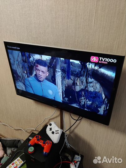 Телевизор Samsung UE32J4500