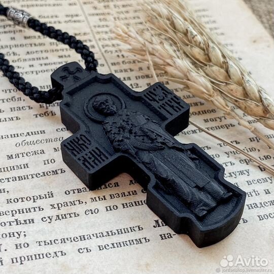 Крест нательный на шнурке Николай Чудотворец